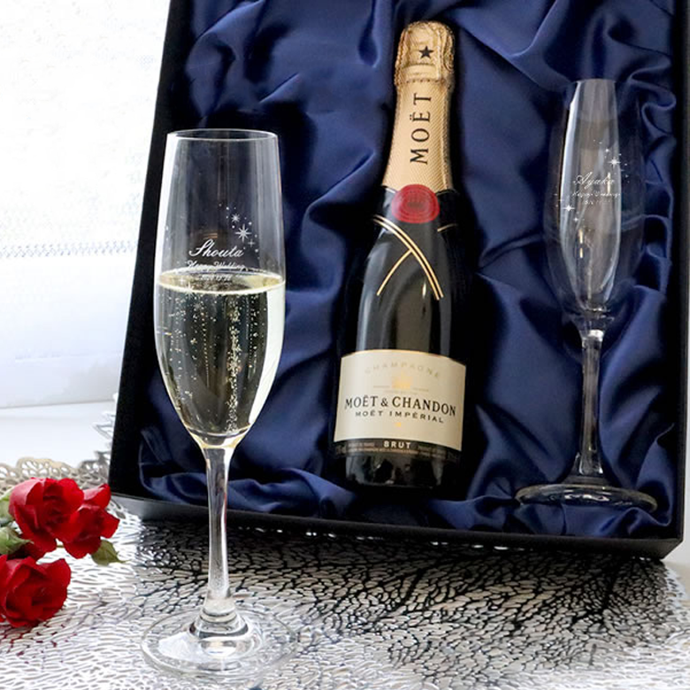 シャンパングラスとしては定番のフルートタイプ