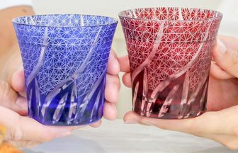 、ご両親のイメージに合わせて組み合わせを選べるペア切子