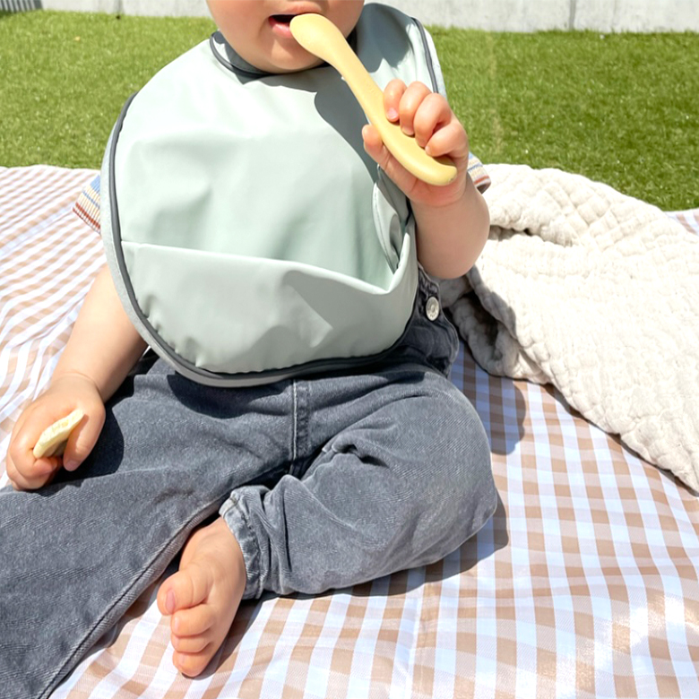 汚れをはじいてしみ込ませない撥水コーティング