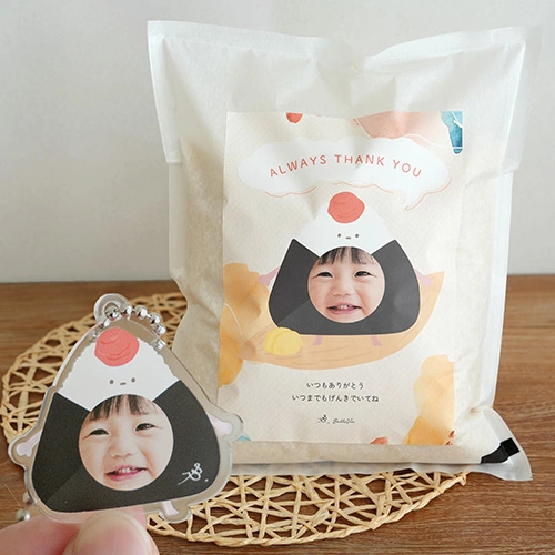 うちの子ギフト お顔入り2kg米+おにぎりアクリルキーホルダーセット