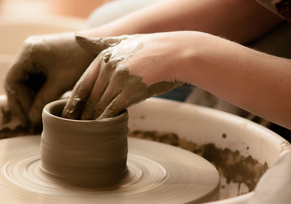 2.職人の手から生まれる美濃焼のぬくもり