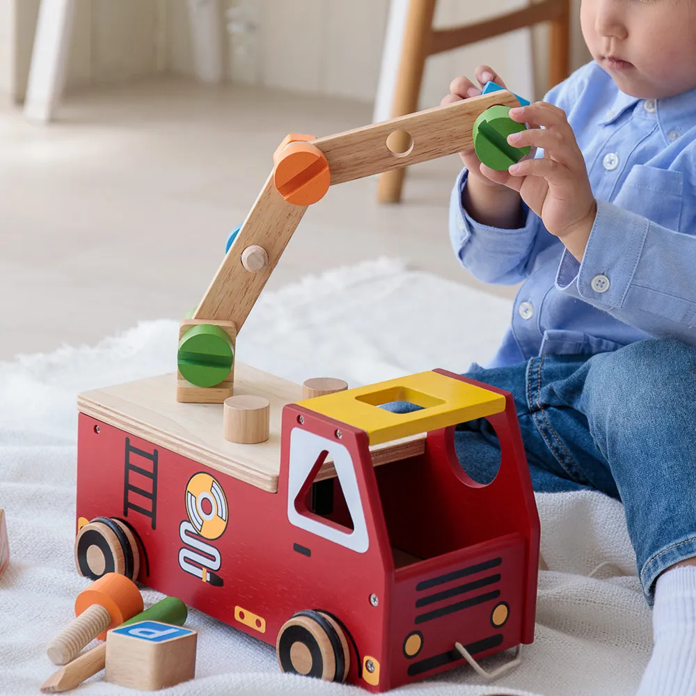 【名入れ 知育玩具】アクティブ消防車 ＜ 2歳 3歳 ＞ I’ｍ TOY（アイムトイ）