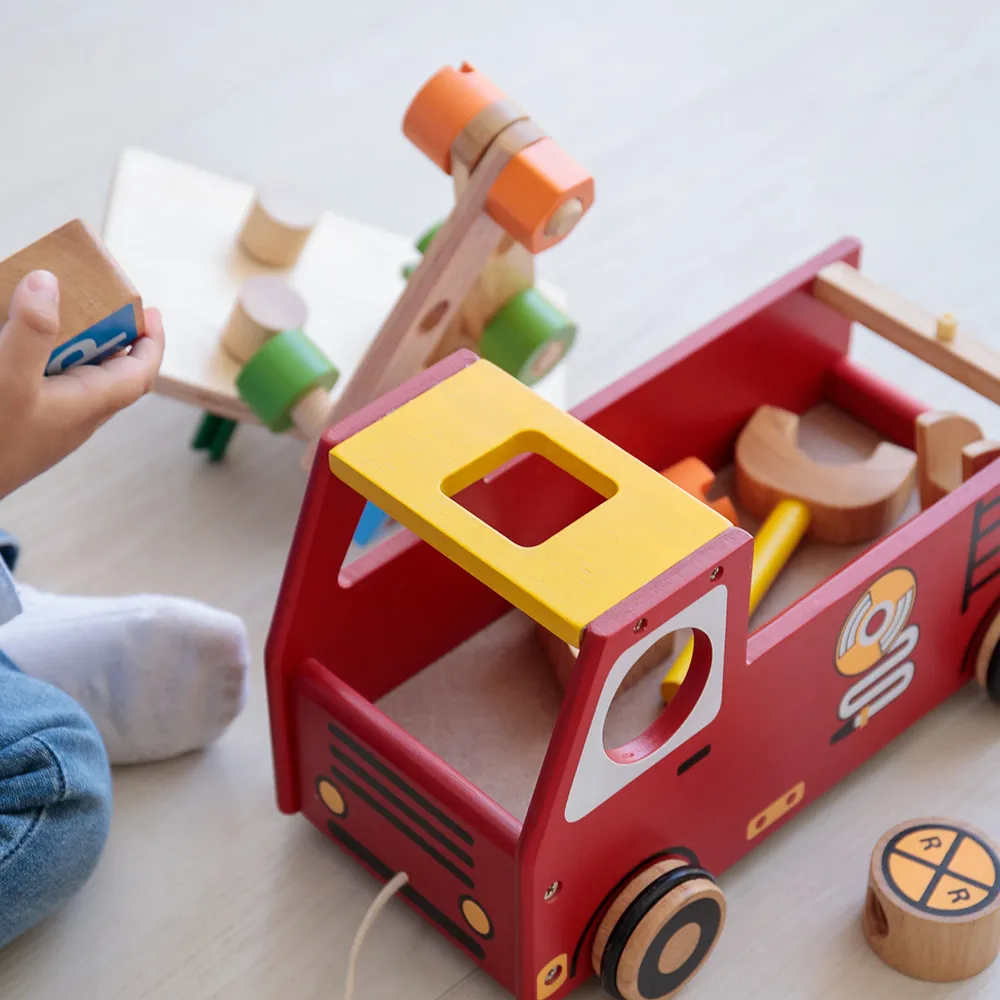 【名入れ 知育玩具】アクティブ消防車 ＜ 2歳 3歳 ＞ I’ｍ TOY（アイムトイ）