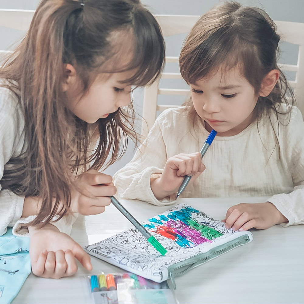 お食事のおともに！ 何回でも使える塗り絵マット