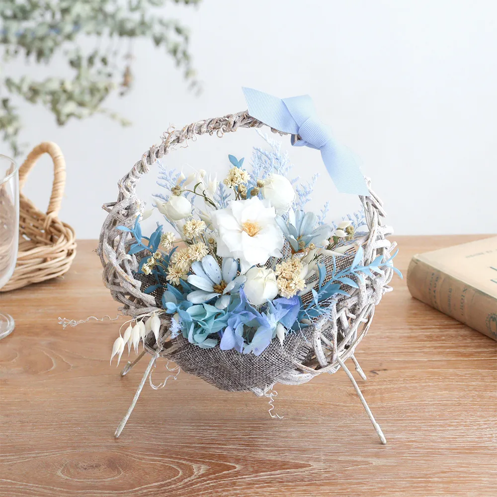 爽やかな夏色の丸いバスケット