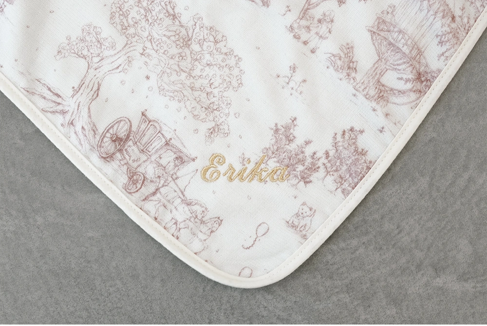 名入れ刺繍を入れて、特別な一枚に