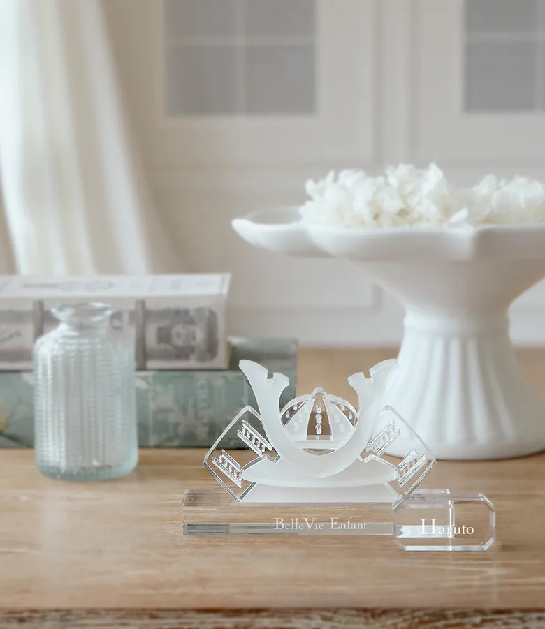 インテリアに馴染むアクリル五月人形